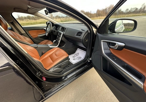 Volvo V60 cena 41000 przebieg: 242000, rok produkcji 2013 z Kłodzko małe 667